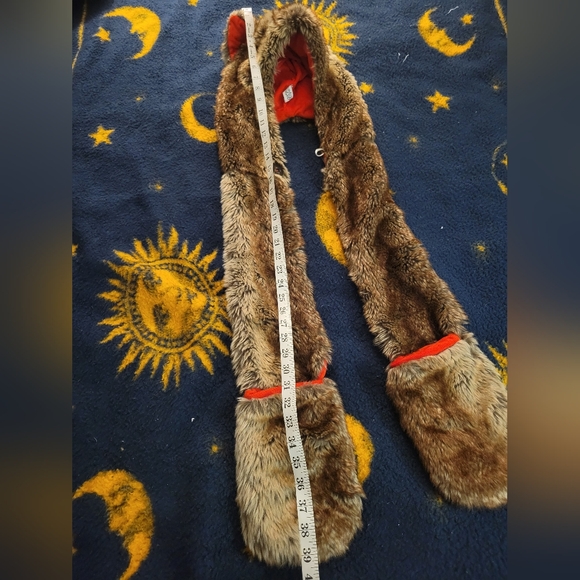 Fluffy Fox/Cat Hat/Scarf - Picture 10 of 12